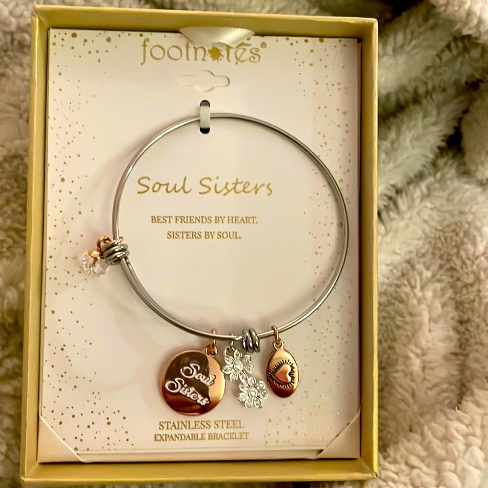 Fashion bangle bracelet